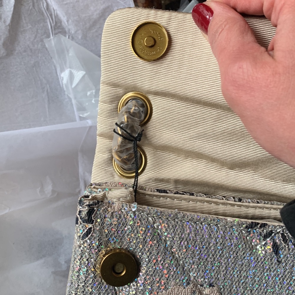 SOLD⛔️KURT GEIGER LONDON INBEDED Sequins floral Magnetic Flap Crosby/Shoulder - Picture 17 of 17